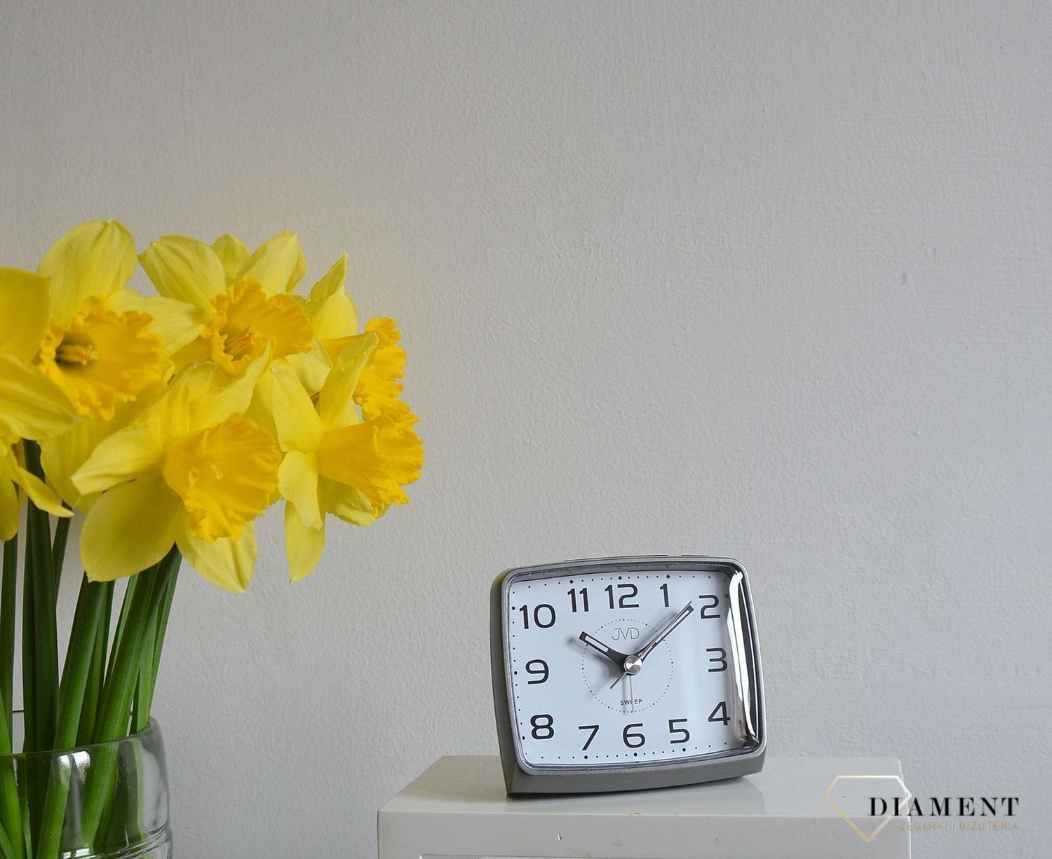 Budzik na baterię srebrny Cichy mechanizm JVD SRP879.2.jpg