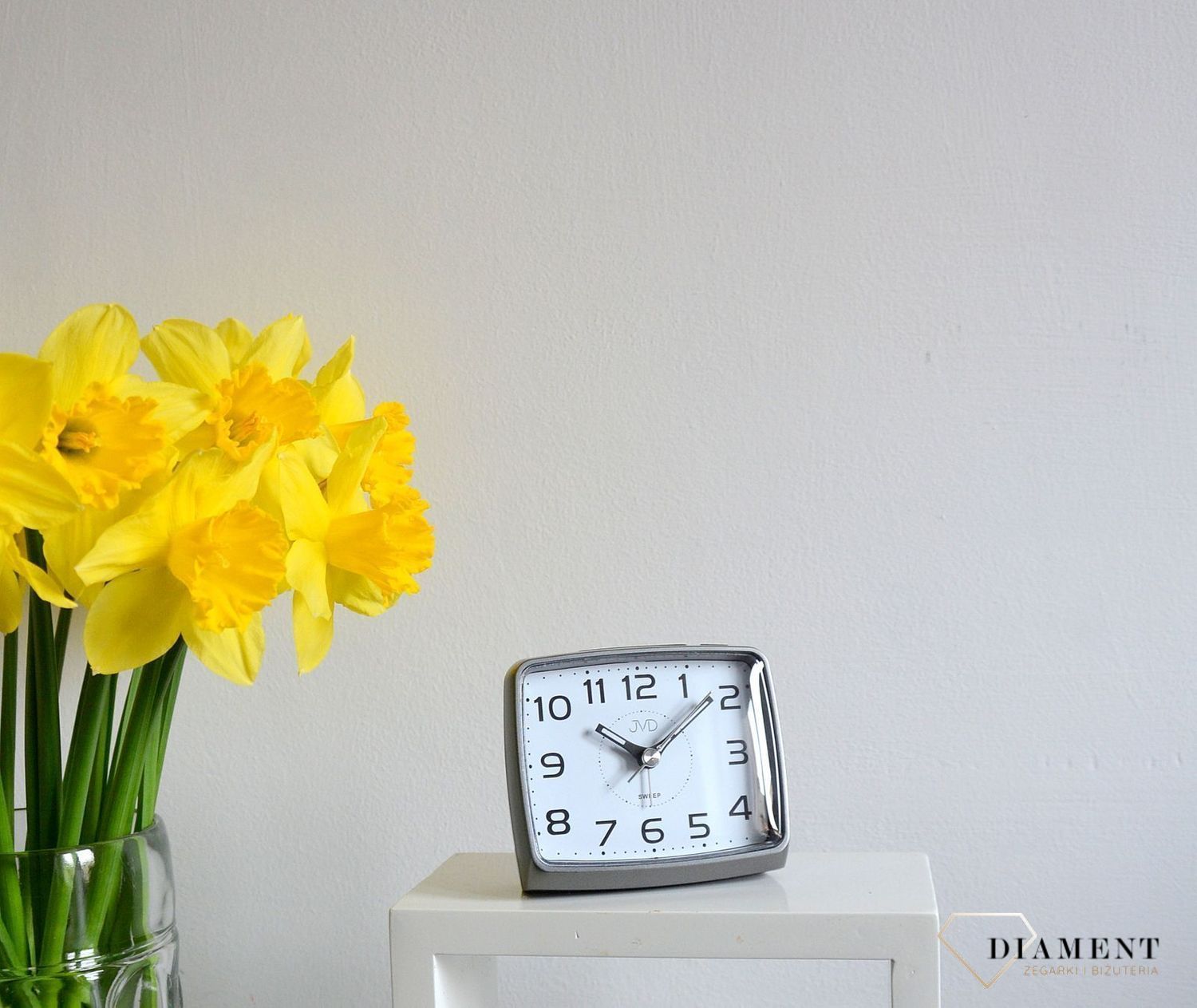 Budzik na baterię srebrny Cichy mechanizm JVD SRP879.2.jpg