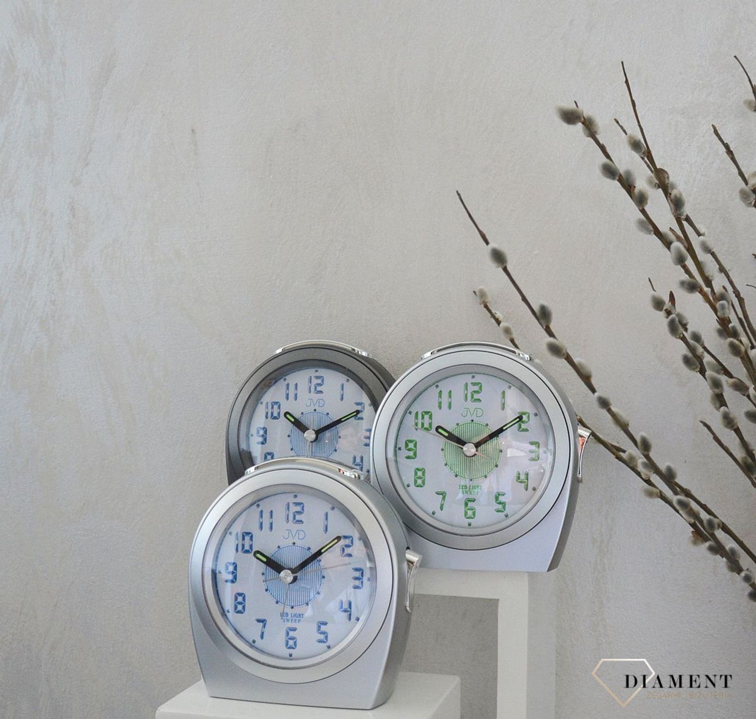 Budzik na baterię JVD SRP910.14 Light Sensor srebrny (2).jpg