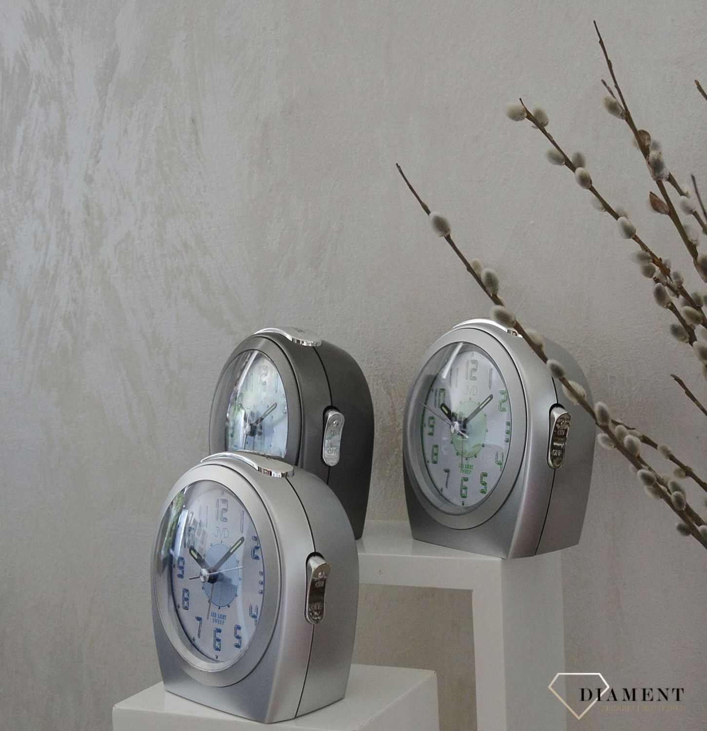 Budzik na baterię JVD SRP910.14 Light Sensor srebrny (2).jpg