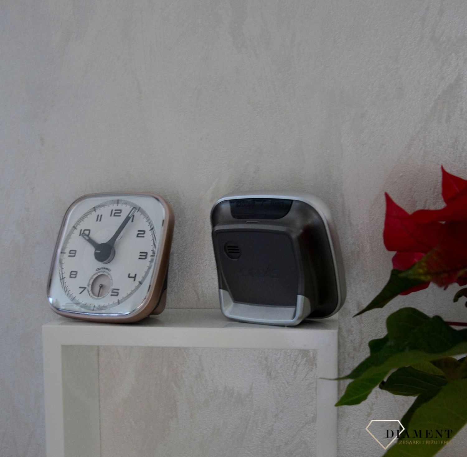 Budzik nowoczesny JVD w obudowie w kolorze różowego złota i szarego SRPC09 (2).jpg