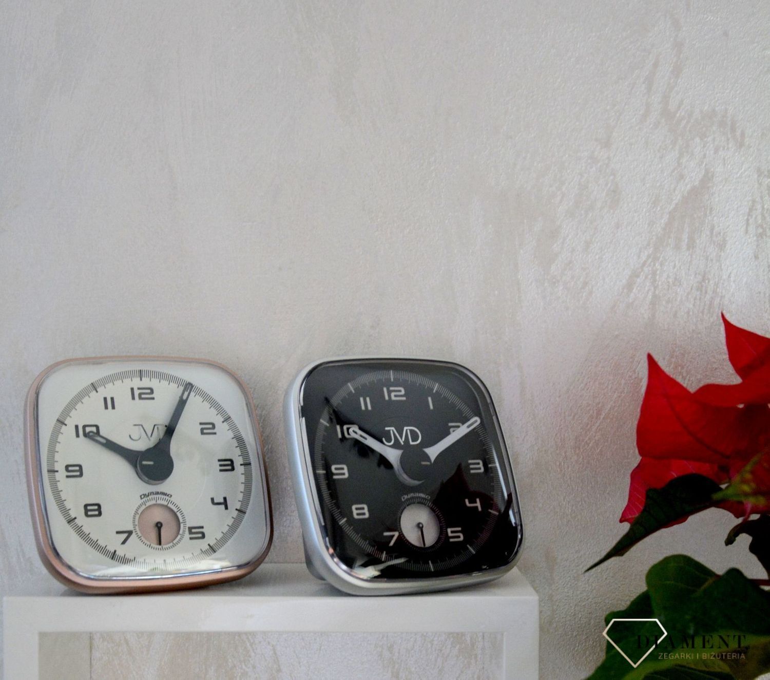 Budzik nowoczesny JVD w obudowie w kolorze srebrnym SRPC09 (1).jpg