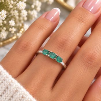 Srebrny Pierścionek 925 z Trzema Naturalnymi Szmaragdami 0,54 ct – Delikatny Pierścionek Damski (2).jpg