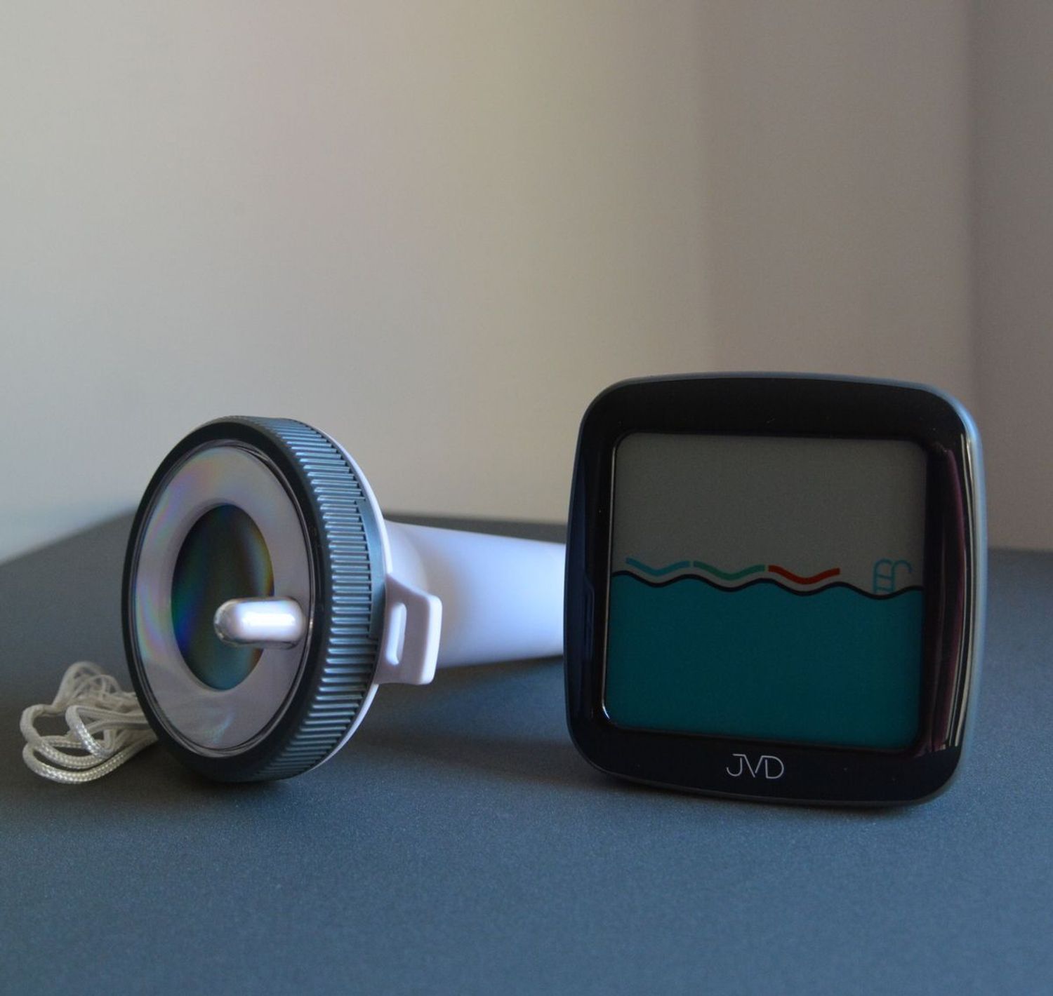 Termometr elektroniczny JVD T3385.1 sterowany radiowo.  Termometry cyfrowe ✓Zegary z temperaturą ✓ Zegary na biurko✓ Gwarancja najniższej ceny✓ Grawer 0zł✓Zwrot 30 dni✓Negocjacje Zapraszamy.jpg