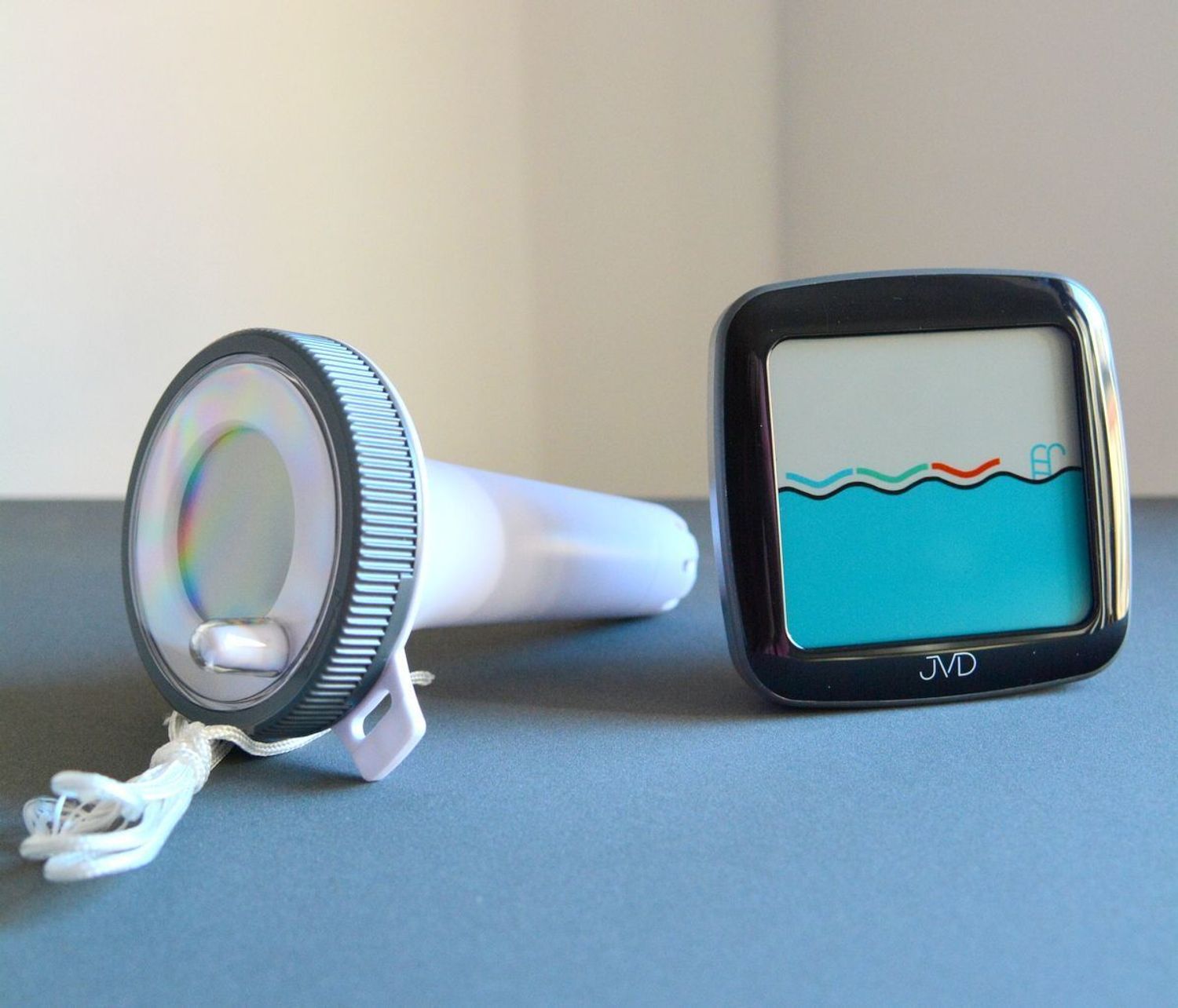 Termometr elektroniczny JVD T3385.1 sterowany radiowo.  Termometry cyfrowe ✓Zegary z temperaturą ✓ Zegary na biurko✓ Gwarancja najniższej ceny✓ Grawer 0zł✓Zwrot 30 dni✓Negocjacje Zapraszamy.jpg