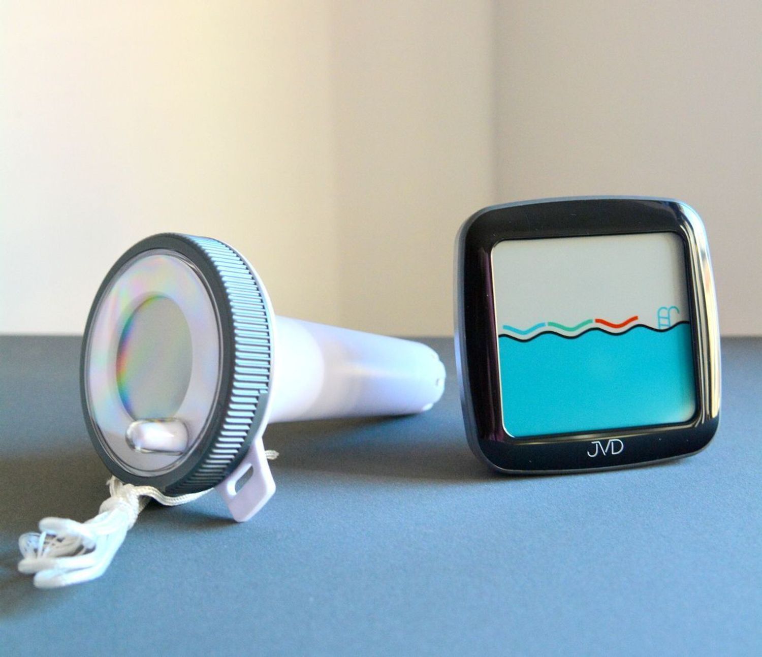 Termometr elektroniczny JVD T3385.1 sterowany radiowo.  Termometry cyfrowe ✓Zegary z temperaturą ✓ Zegary na biurko✓ Gwarancja najniższej ceny✓ Grawer 0zł✓Zwrot 30 dni✓Negocjacje Zapraszamy.jpg