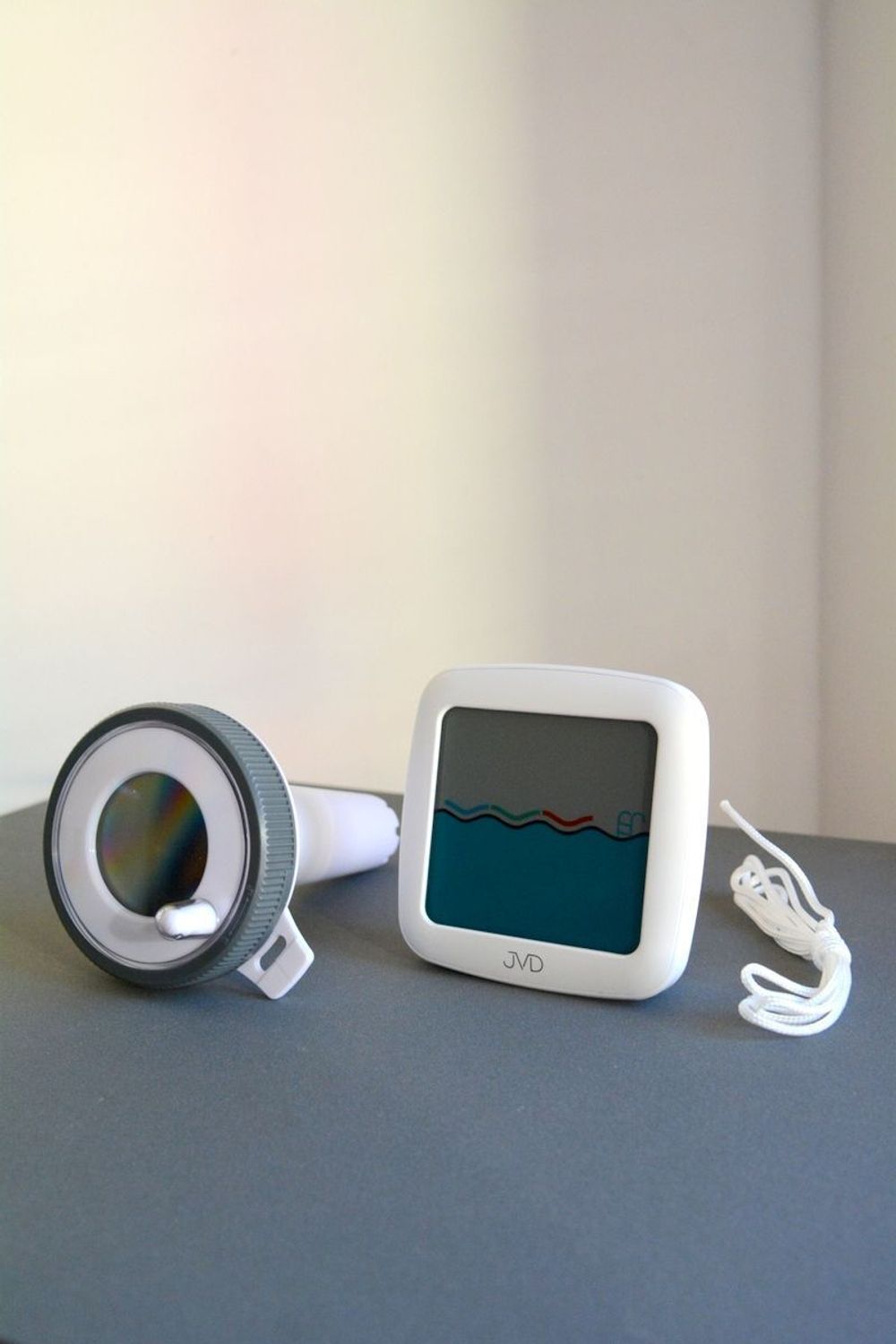 Termometr elektroniczny JVD T3385.2 sterowany radiowo. Termometry cyfrowe ✓Zegary z temperaturą ✓ Zegary na biurko✓ Gwarancja najniższej ceny✓ Grawer 0zł✓Zwrot 30 dni✓Negocjacje Zapraszamy.jpg