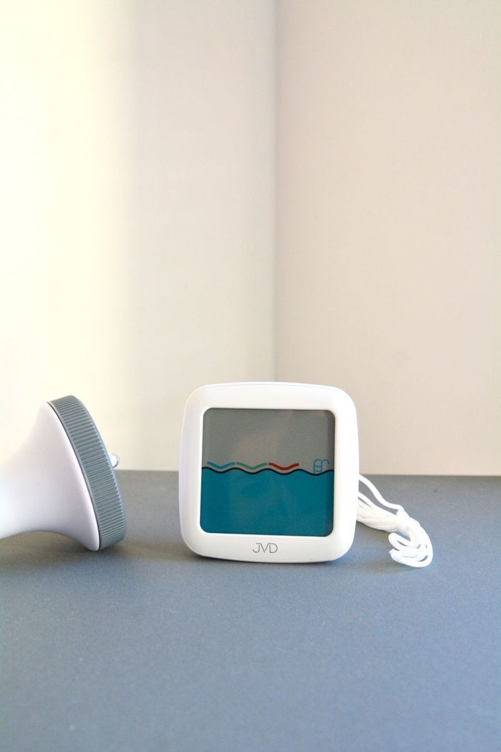Termometr elektroniczny JVD T3385.2 sterowany radiowo. Termometry cyfrowe ✓Zegary z temperaturą ✓ Zegary na biurko✓ Gwarancja najniższej ceny✓ Grawer 0zł✓Zwrot 30 dni✓Negocjacje Zapraszamy.jpg