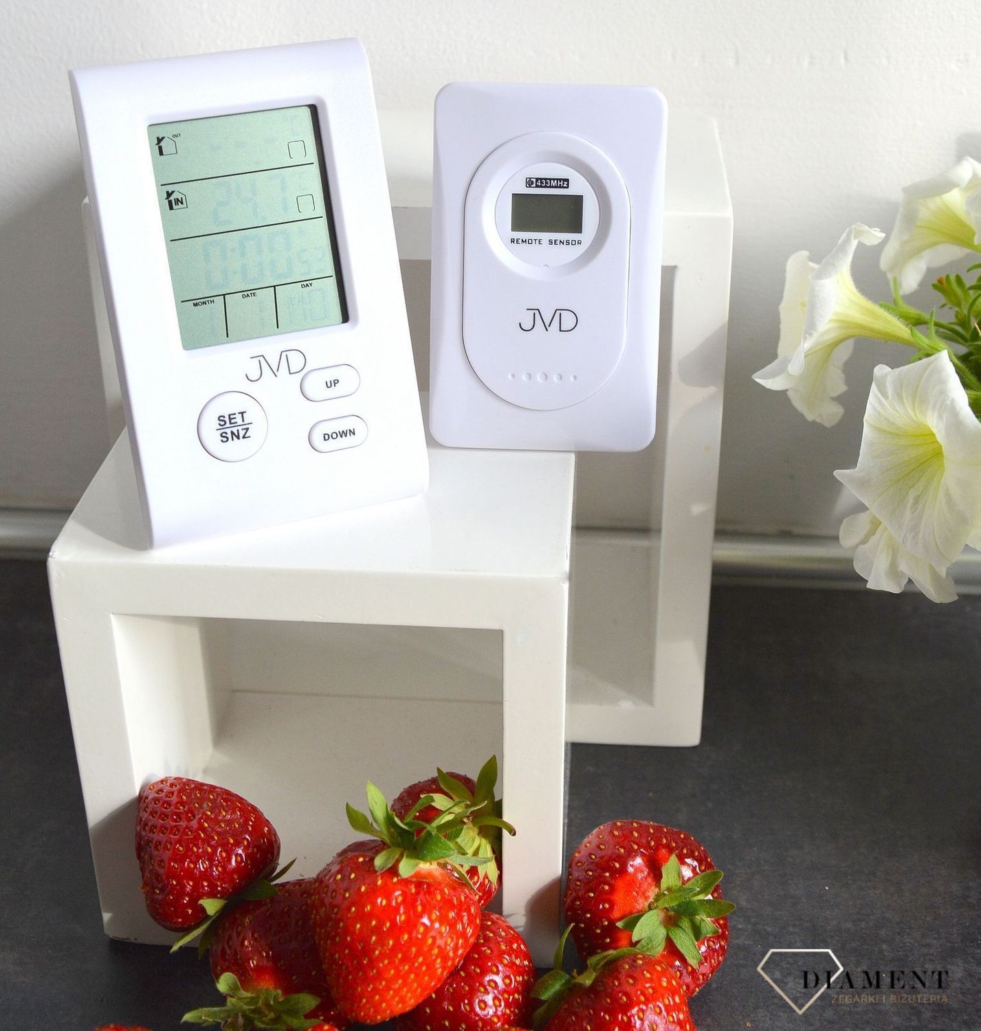 Elektroniczny zegar z pomiarem temperatury biały T7009 (1).jpg