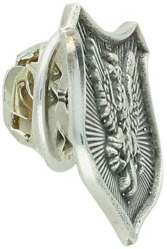 Srebrna przypinka do klapy marynarki z orzełkiem, model DIA-ZAP-1697-925. Próba 925, waga 3,96 g, wymiary 1,8 x 1,8 cm. Stylowa i elegancka ozdoba o patriotycznym charakterze.3.jpg