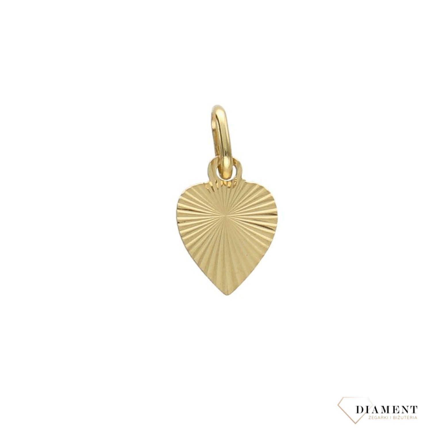 Zawieszka za łańcuszek ' Małe serduszko z grawerem ' DIA-ZAW-0101-585.jpg