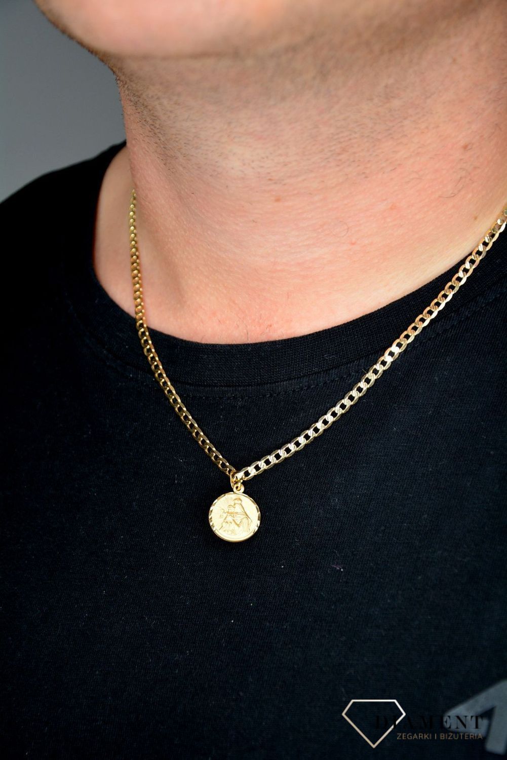 Złota zawieszka ' Medalik z wizerunkiem Jezusa '.jpg