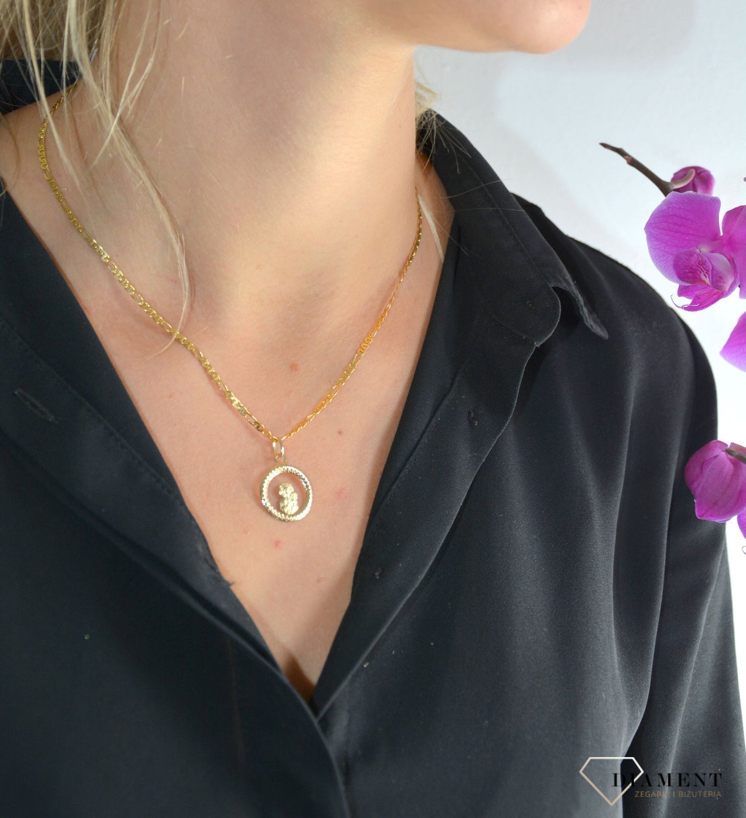 Złota zawieszka medalik z wizerunkiem Matki Boskiej Częstochowskiej DIA-ZAW-0113-585.jpg