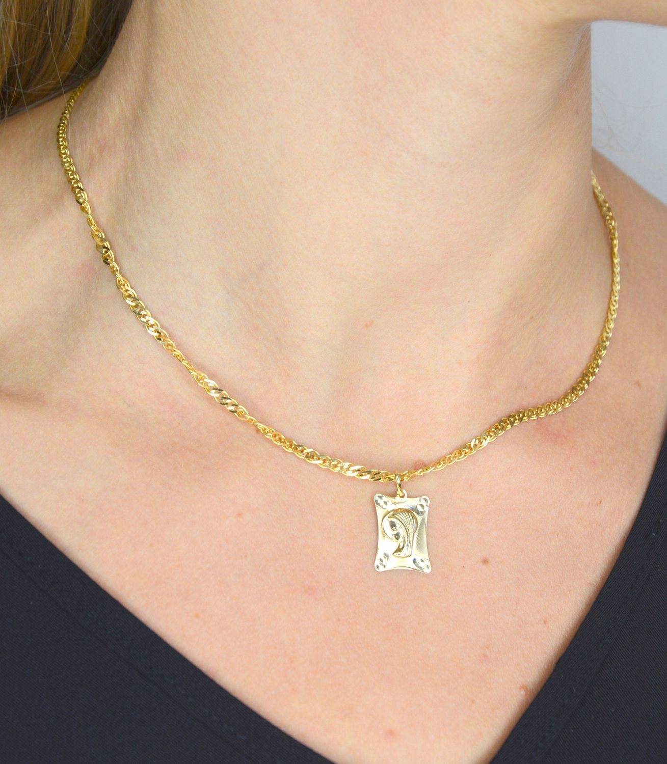 Złota zawieszka medalik ' Wizerunek Matki Boskiej' DIA-ZAW-0114-585.jpg