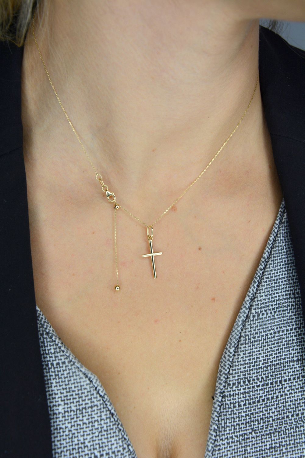 Zawieszka na łańcuszek ' prosty krzyżyk ' DIA-ZAW-0116-585.jpg