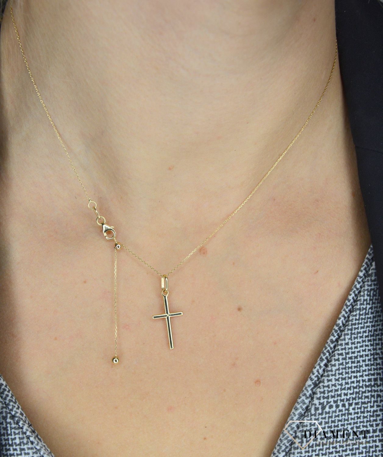 Zawieszka na łańcuszek ' prosty krzyżyk ' DIA-ZAW-0116-585.jpg