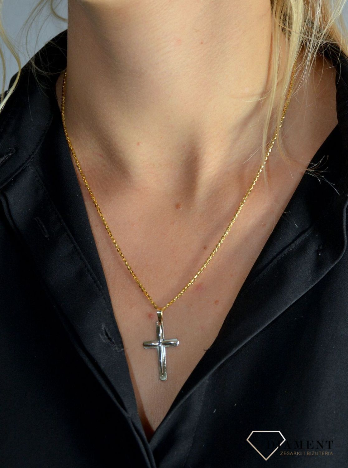 Złota zawieszka na łańcuszek krzyżyk z białym złotem DIA-ZAW-0118-585.jpg