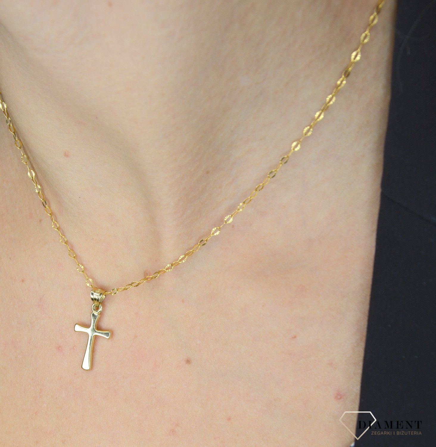 Złota zawieszka krzyżyk 585 DIA-ZAW-0362-585.jpg