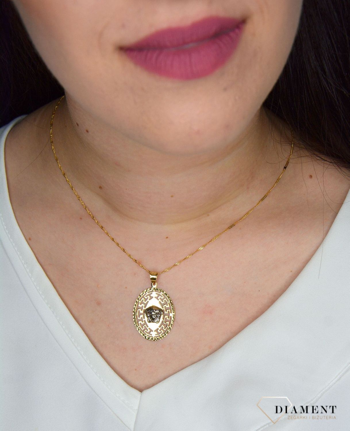 Złota zawieszka Yes 585 Wersace głowa meduzy. oryginalne Versace.  zawieszka 585 głowa meduzy. Owalna, duża przywieszka z głową meduzy zdobiona greckim wzorem. Piękny, złoty wisiorek wykonany z żółtego i białego 14.jpg