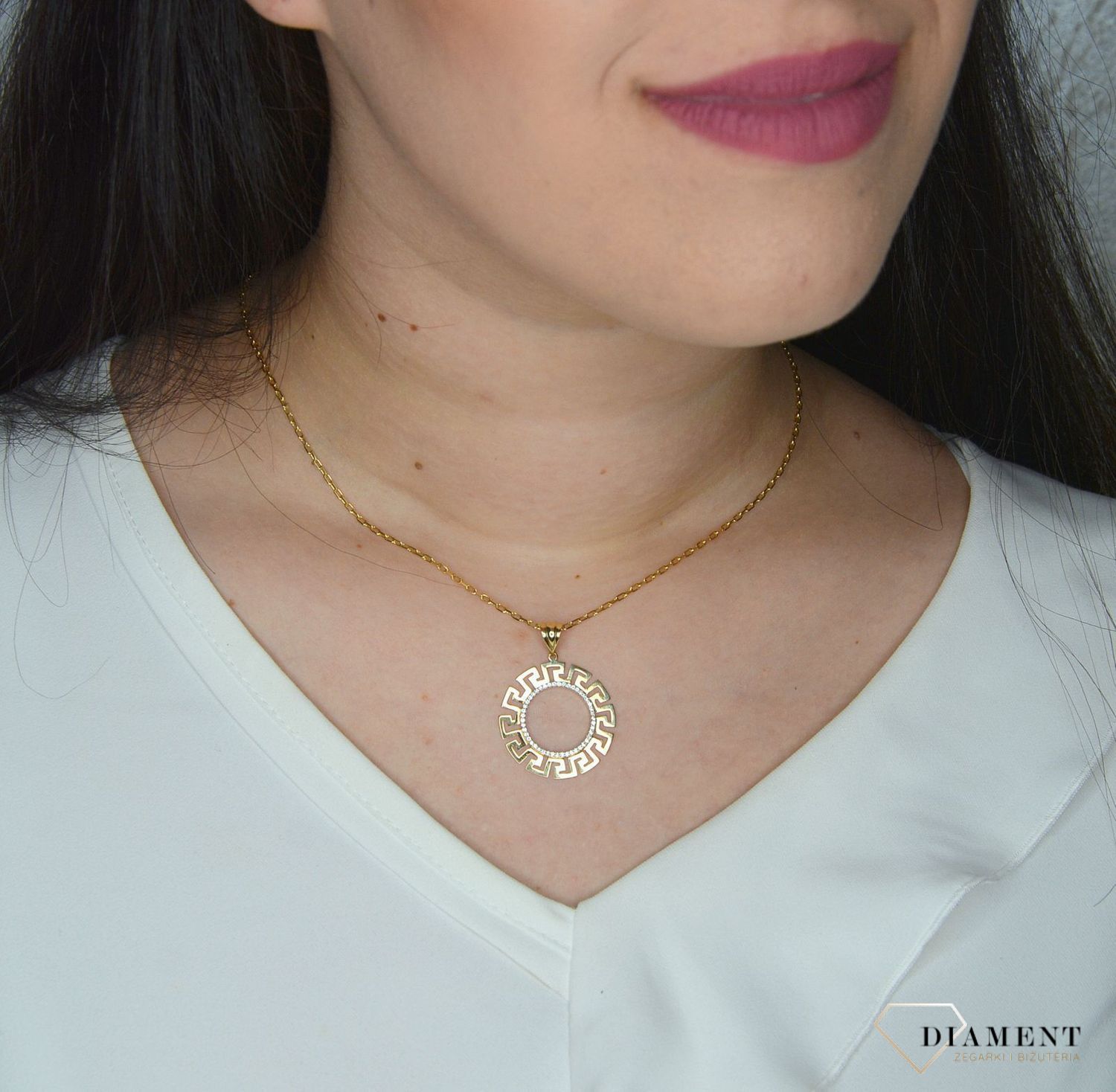 Złota zawieszka 585 okrągła wzór grecki z cyrkonią DIA-ZAW-0442-585.jpg