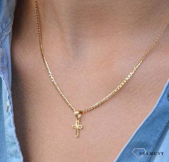 Złota zawieszka na łańcuszek krzyżyk mały diamentowany DIA-ZAW-0452-585 (1).JPG