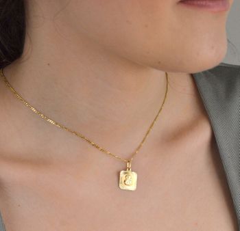 Zawieszka złota medalik Matka Boska z dzieciątkiem pr 585, DIA-ZAW-0529-585 Złoty wisiorek medalik, wykonany z żółtego złota. Biżuteria sakralna. Wisiorek wykonany z największą (2).JPG