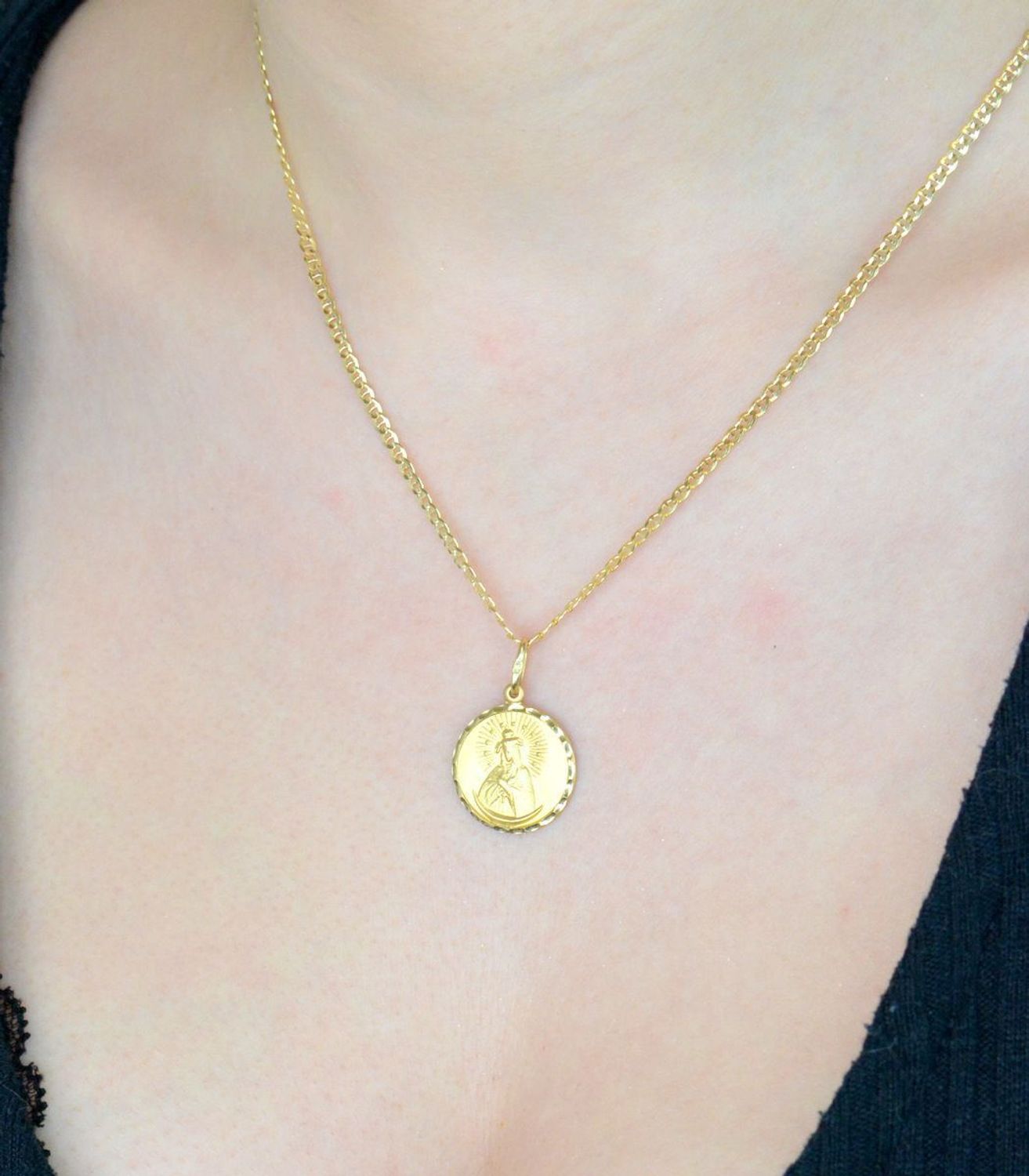 Złota zawieszka Medalik Matka Boska Ostrobramska 2,60 gram próba 585.jpg