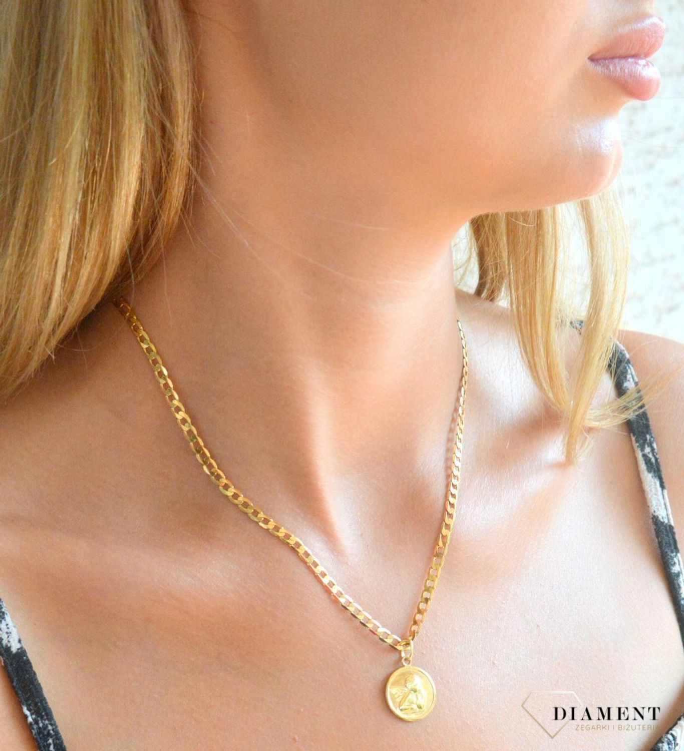 Złota zawieszka 585 medalik okrągły Aniołek.jpg