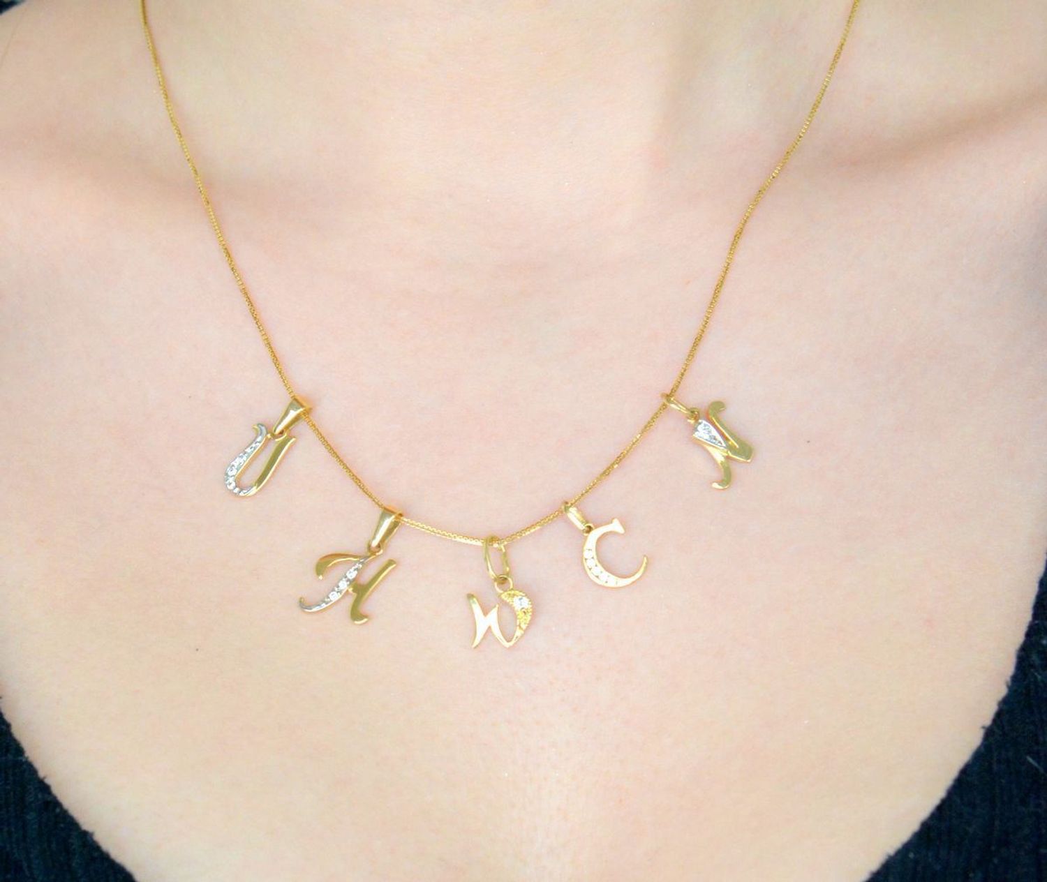 Złota zawieszka Apart literka H, litera H próba 585DIA-ZAW-0576-585. Złota zawieszka w kształcie litery. Zawieszka złota na prezent. Zawieszka z pierwszą literą imienia. 1.jpg