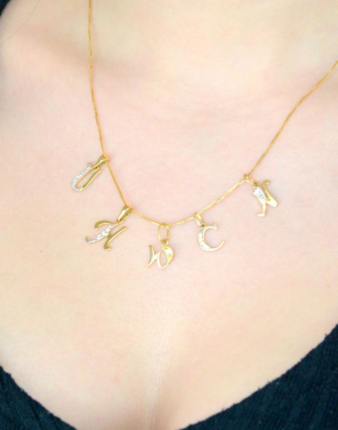 Złota zawieszka Apart literka H, litera H próba 585DIA-ZAW-0576-585. Złota zawieszka w kształcie litery. Zawieszka złota na prezent. Zawieszka z pierwszą literą imienia. 1.jpg