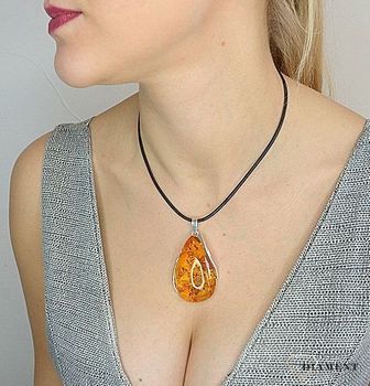 Zawieszka srebrna łezka z bursztynem  DIA-ZAW-0591-925 (2).JPG