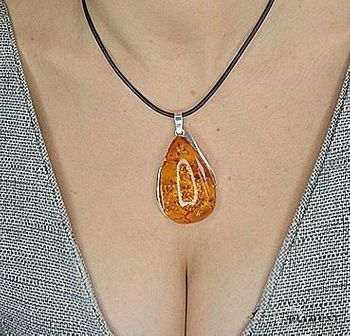 Zawieszka srebrna łezka z bursztynem  DIA-ZAW-0591-925 (4).JPG