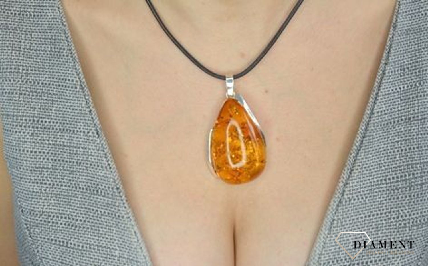 Zawieszka srebrna łezka z bursztynem  DIA-ZAW-0591-925.jpg