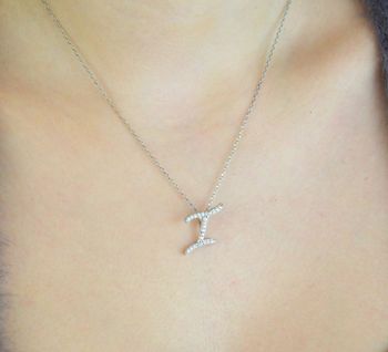 Zawieszka srebrna 925 DIA-ZAW-0801-925 – literka I ozdobiona cyrkoniami. Wymiary 1,5x1,5 cm, waga 0,95 g. Elegancka i symboliczna biżuteria – idealna na prezent (2).JPG