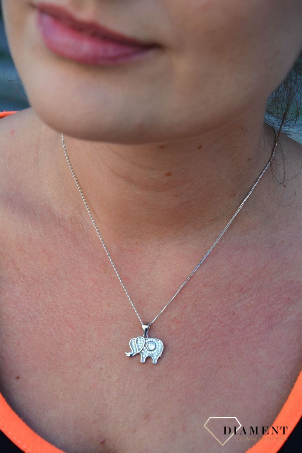 Srebrna zawieszka słoń z cyrkoniami DIA-ZAW-0803-925.jpg