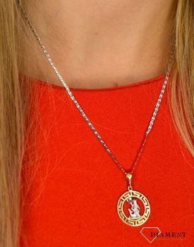 Złota zawieszka 585 znak zodiaku Wodnik DIA-ZAW-0818-585 💎 Złota zawieszka w okrągłym kształcie ze znakiem zodiaku wodnik w kolorze białego złota 💎 (4).JPG