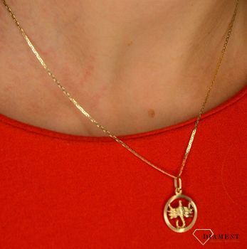 Złota zawieszka 585 znak zodiaku skorpion DIA-ZAW-0840-585 💎 Złota zawieszka w okrągłym kształcie ze znakiem zodiaku skorpion 💎 (3).JPG