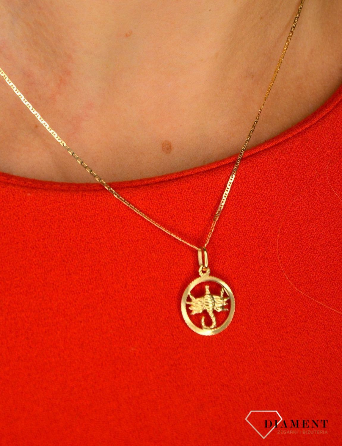 Złota zawieszka 585 znak zodiaku skorpion DIA-ZAW-0840-585 💎 Złota zawieszka w okrągłym kształcie ze znakiem zodiaku skorpion.jpg