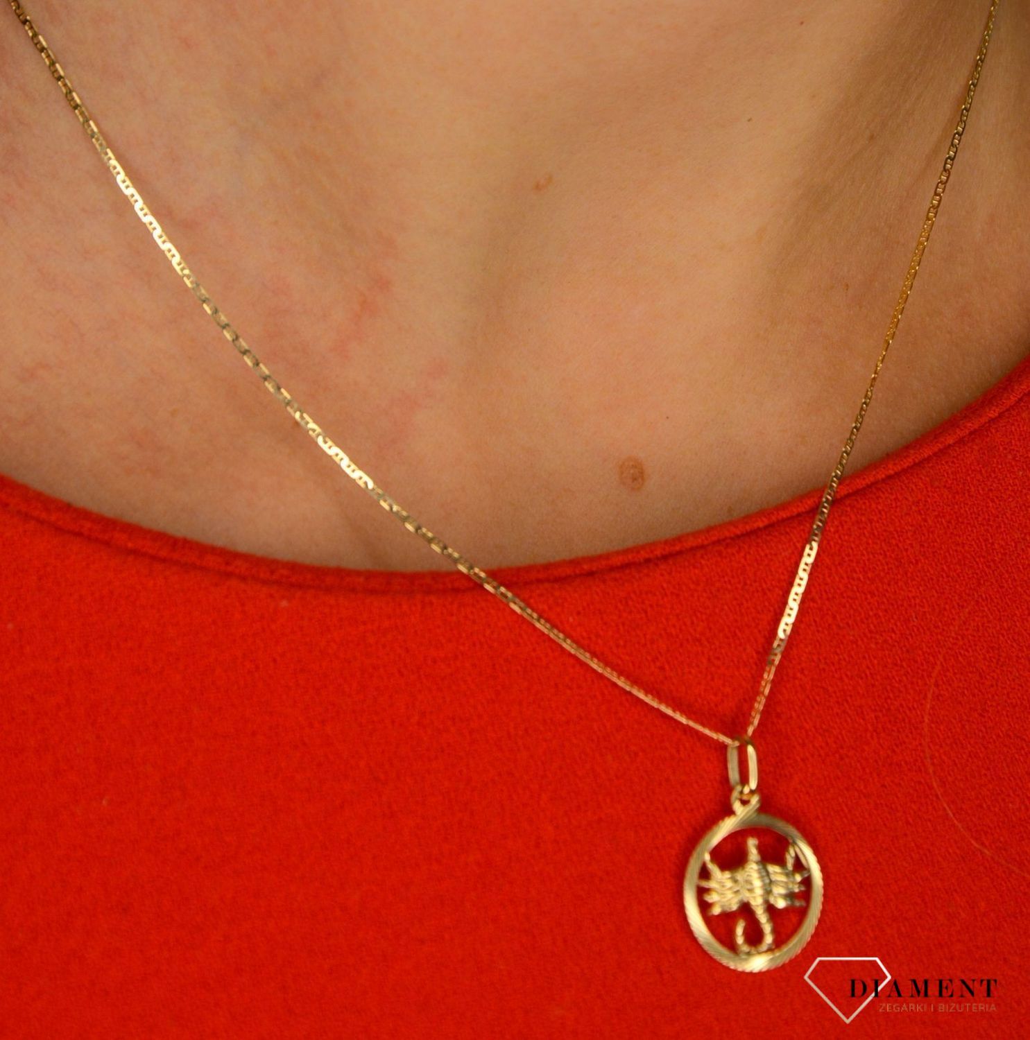 Złota zawieszka 585 znak zodiaku skorpion DIA-ZAW-0840-585 💎 Złota zawieszka w okrągłym kształcie ze znakiem zodiaku skorpion.jpg