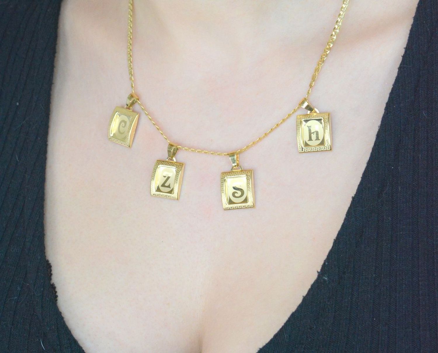 Zawieszka złota literka S próba 585, litera S DIA-ZAW-0869-585. Złoty wisiorek litera S  litera S, prezent dla Sandry, prezent dla Sławka.jpg