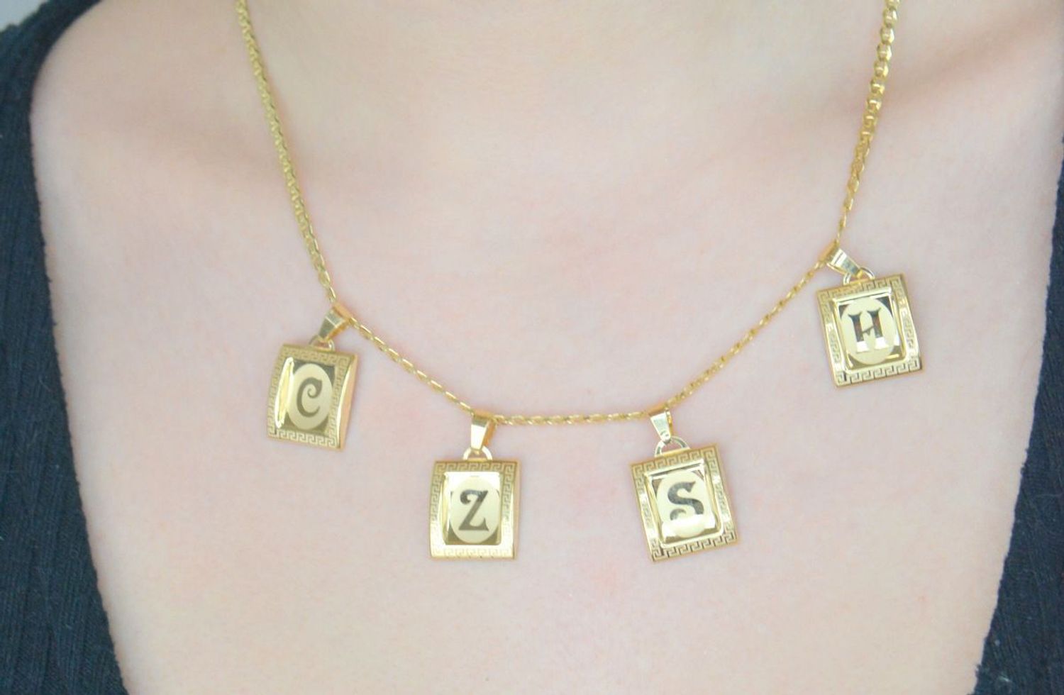 Zawieszka złota literka S próba 585, litera S DIA-ZAW-0869-585. Złoty wisiorek litera S  litera S, prezent dla Sandry, prezent dla Sławka.jpg