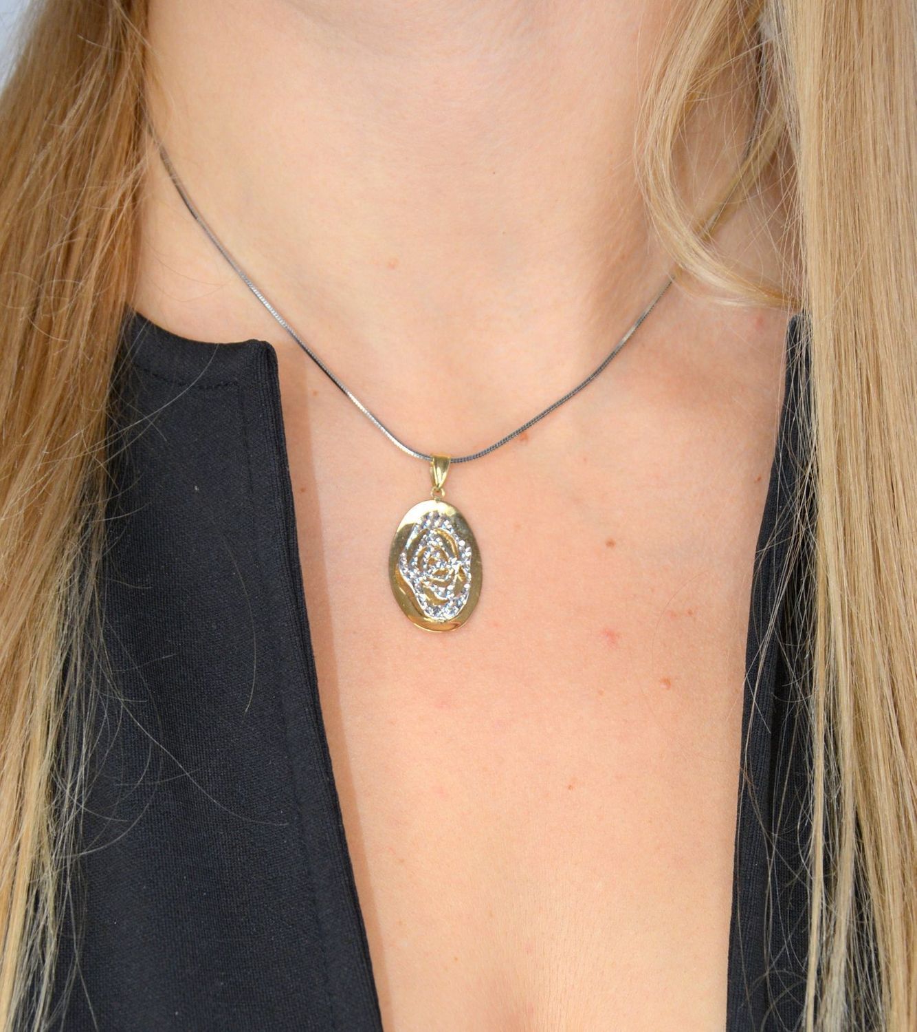 Złota zawieszka 585 owalna z motywem białego złota DIA-ZAW-0969-585.jpg