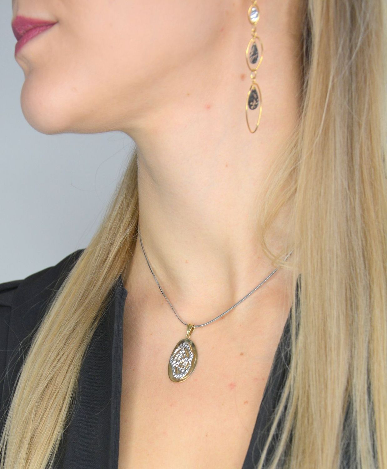 Złota zawieszka 585 owalna z motywem białego złota DIA-ZAW-0969-585.jpg