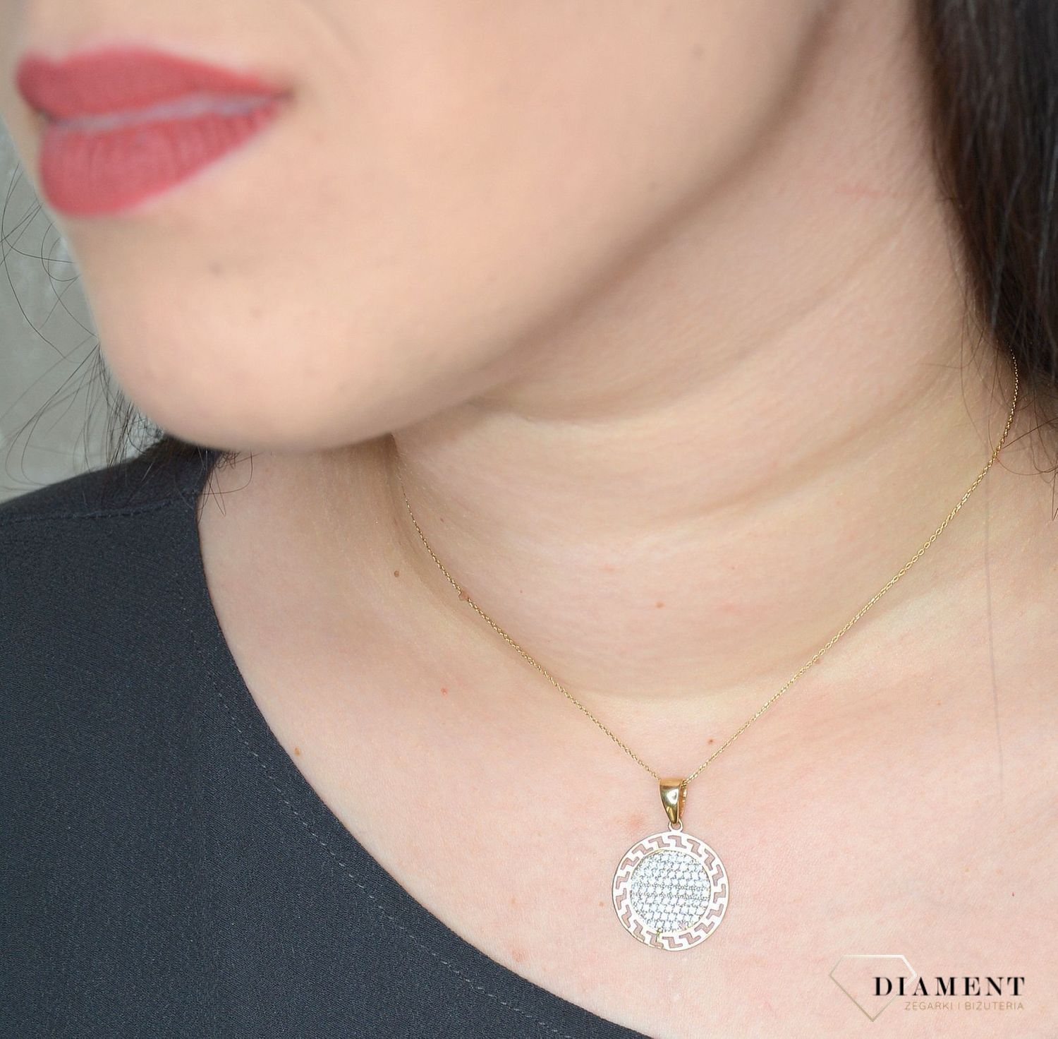 Złota zawieszka 585 okrągła z cyrkoniami, dogra grecka DIA-ZAW-0972-585.jpg