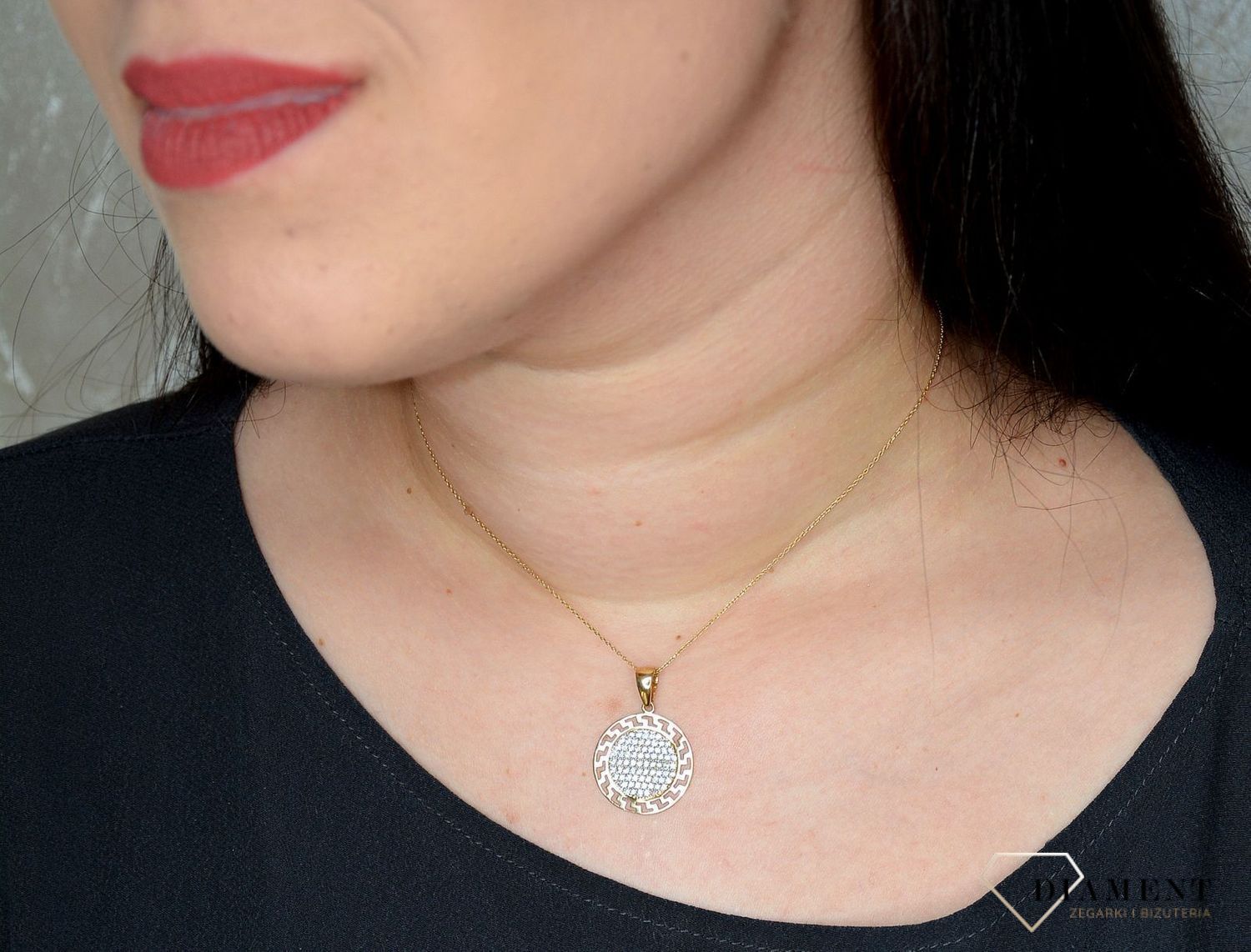 Złota zawieszka 585 okrągła z cyrkoniami, dogra grecka DIA-ZAW-0972-585.jpg