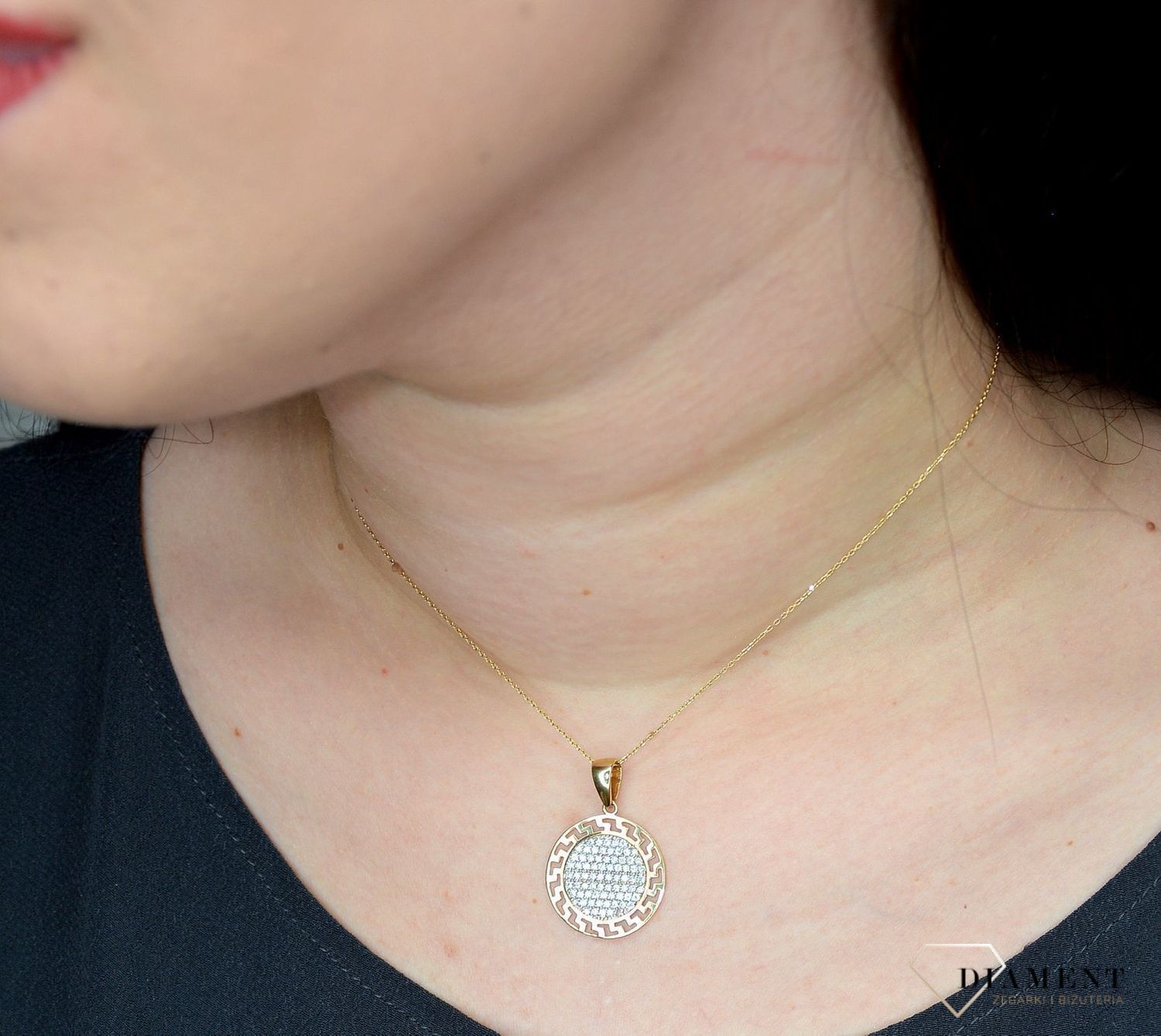 Złota zawieszka 585 okrągła z cyrkoniami, dogra grecka DIA-ZAW-0972-585.jpg
