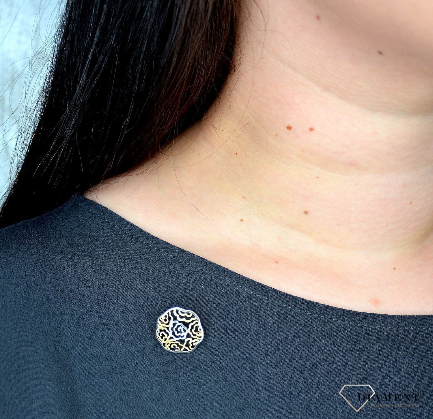 Złota broszka 585 kwiat DIA-ZAW-0982-585.jpg