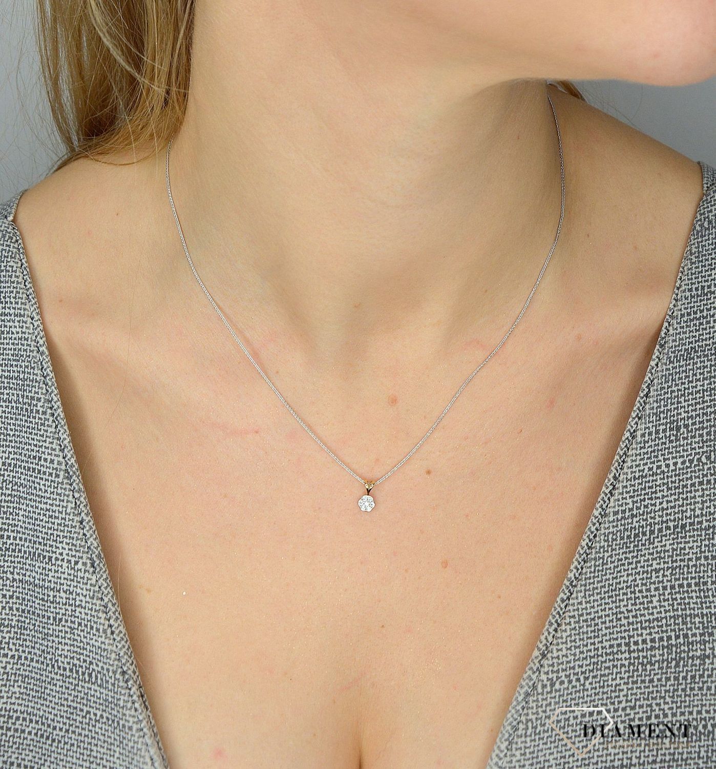 Złota zawieszka 585 malutki kwiatek DIA-ZAW-0986K-585.jpg