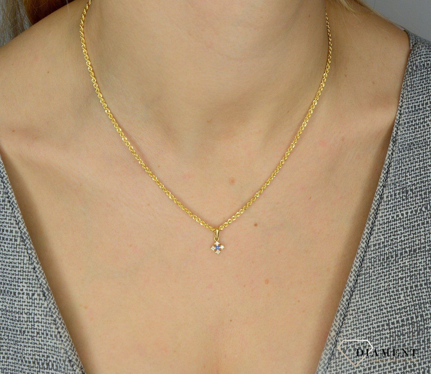 Złota zawieszka 585 z cyrkonią DIA-ZAW-0993K-585.jpg