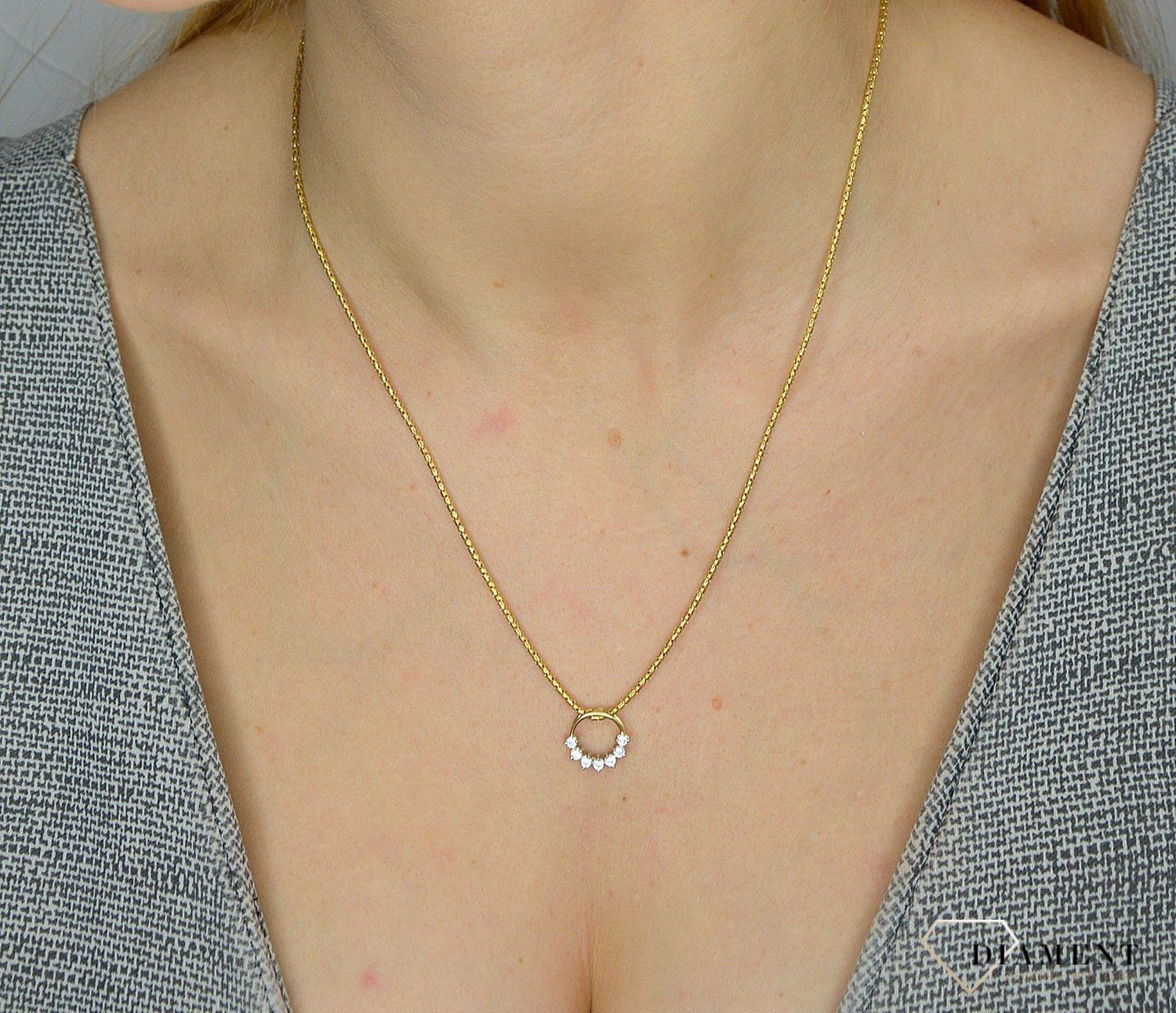 Złota zawieszka 585 kółko z cyrkonią DIA-ZAW-0995K-585.jpg